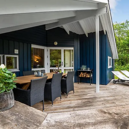 Dom wakacyjny Stunning In With Sauna